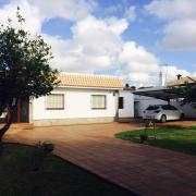 Precioso chalet con jardín en Chiclana
