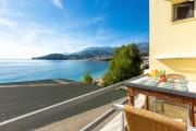 Top Himare