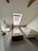 Cozy apartment room 1 - free parking in the street