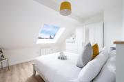 Luxury Modern PENTHOUSE, City Centre, SLEEPS 6