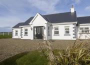 Matthews Cottage Doonbeg sleeps 6 by Trident Holiday Homes