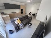 Central, Modern & New Apt