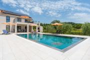 Green & Blue Five Bedroom Villa with Private Pool and Complete Privacy