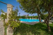 Villa Lisa with huge Pool and Garden - Happy Rentals