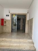 Appart ensoleillé avec 2 balcons vu piscine