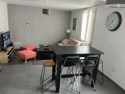 Proche Bordeaux centre : petite maison de ville +parking