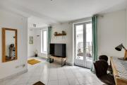 Chic studio with terrace in Paris