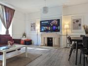 Beautiful 4 Bedroom Apartment - Sleeps 12 people