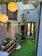 Urban Studio with Private Garden near ANDRASSY Urban Studio with Private Garden near ANDRASSY