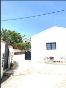 Lithari House Car included