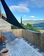 Maison avec toit terrasse dans le vieux Mirabel Maison avec toit terrasse dans le vieux Mirabel