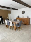 Gîte La Petite Renaudière - proche parc du Puy du F