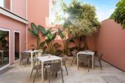 BeSmart Suites with Private WC by Home Sweet Home Aveiro