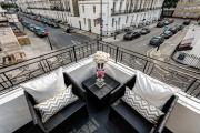 Beautiful & Luxurious 3 bed home, with amazing terrace Beautiful & Luxurious 3 bed home, with amazing terrace