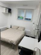 Charmant Studio-Proche gares