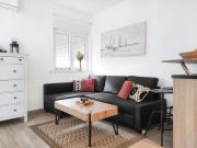 Apartment with terrace and free parking - Beach nearby