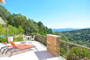 Ferienhaus La Grenouille mit eigenem Pool, Blick über das Tal und Meer, familienfreundlich