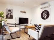 Stylish One Bed Apartment with Sofa Bed and Workspace