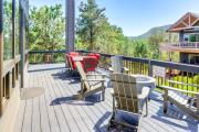 Hot Tub and Deck Mtn-View Pine Getaway!