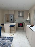 CozyCorner - 2 Bed in Egham Heathrow Windsor