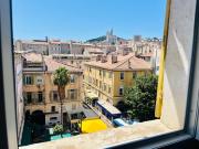 T2 au pied du Vieux port et vue Notre Dame