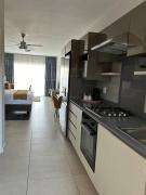 Luxurious & Stylish Apartment