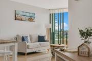 Top Casuarina