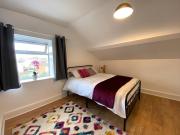 Long stays by Tailored Accommodation - 4-Bedroom home in the heart of Bridgend