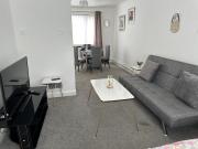 Lovely 3 bedroom house close to City Centre