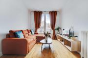 Cozy Apartment 2Bdr-4P - in the Heart of Suresnes