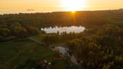 Lakefront cottage 10 min walk from Baltic Sea