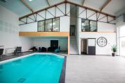 Villa moderne proche du Mans avec piscine intérieure