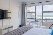 Beach Front Sea View Apartment, Table View