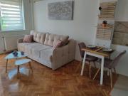 KostaStan - sa parkingom KostaStan - sa parkingom