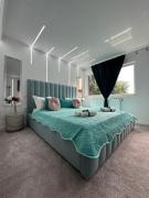 Elegant Escape Central Studio