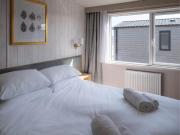 Pinewoods Lakeside Luxe no.1 - no dogs