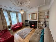 Pretty 2 bed garden apartment zone 2