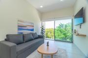 2 BD Suite with Balcony, Gym, Rooftop Pool, Hot Tub