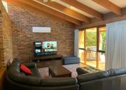 Warm and Spacious 5BR Home w WIFI and Multiple Parking - Hosted by Canstay