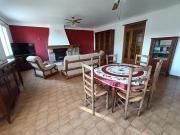 Véritable maison de campagne nouvellement rénovée au pied du Lubéron