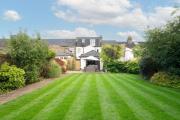 Luxury Family Home in Central Windsor with Large Garden, Games Room, Office, Parking & Pet-Friendly