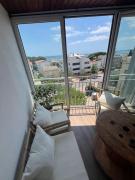 Apartment with sea views 50m from the beach