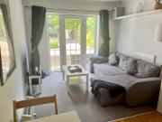 Quiet Ground Floor Flat in St Albans with Parking Pass the Keys