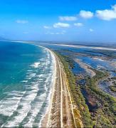 Cómodo apartamento de 2 habitaciones a orillas del mar, en Costa Azul, Margarita