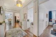 Chic 2-Bed Flat with Workspace, Balcony, Parking Chic 2-Bed Flat with Workspace, Balcony, Parking