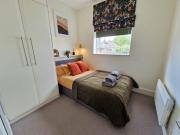 1-bed apartment, Close to Kensington Olympia with Free Wi-Fi & Netflix