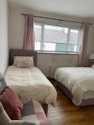 Triple Room with Private Bathroom at Carolines Guest House, River Street, Clara