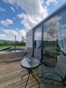 Cozy Hut with the included Hot Tub-Prime Rentals