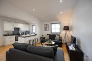 3-Bedroom Charming Central House 3-Bedroom Charming Central House