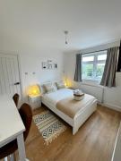 Private room in Modern and Stylish House